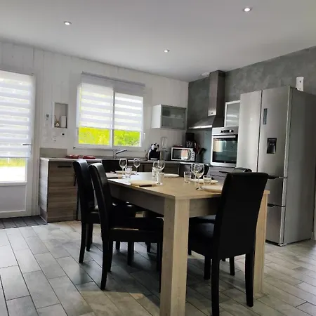 Prázdninový dům Maison Papillon Piscine Couverte *